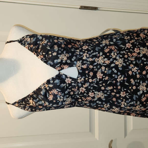 NWT NSR Floral Dress - Picture 2 of 9